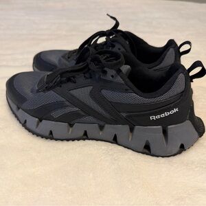 Men’s Sz 8 Reebok Zig Athletic Tennis Shoes